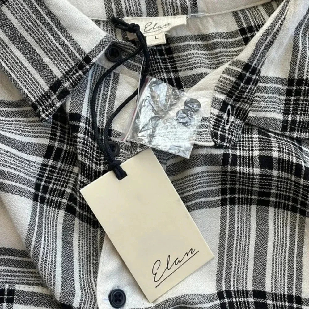 Elan-Brie black and white plaid top with fringed hemline size Large NEW - Picture 4 of 9